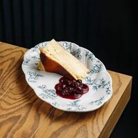 Баскский чизкейк с вишней в Мона