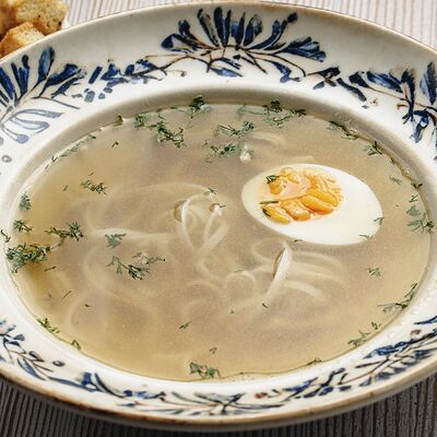 Куриный суп с лапшой фо в Москва по цене 290 ₽