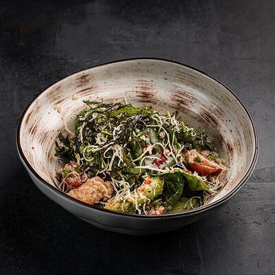 Салат из красной рыбы и киноа в Кафе Ореро по цене 645 ₽