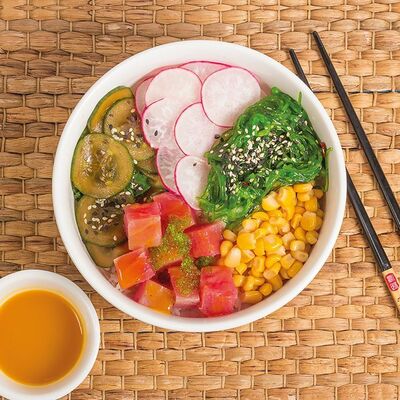 Поке с атлантическим тунцом и манговым соусом в Луиджи & Тосё по цене 539