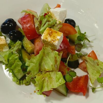 Греческий салат в Трактир Распутинский по цене 210 ₽