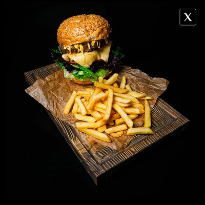 Бургер с говядиной в Хука Холл по цене 1390 ₽