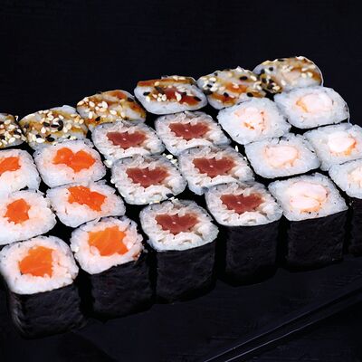 Сет №9 в SUSHI BOX по цене 999 ₽