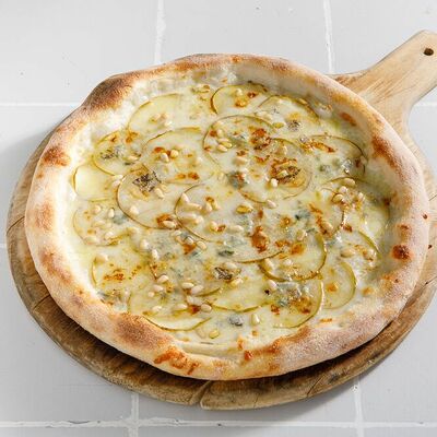 Пицца с горгонзолой и грушей в Кукумбер по цене 890