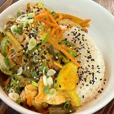 Чикен карри с рисомв Bao Bao Лапша по цене 660 ₽