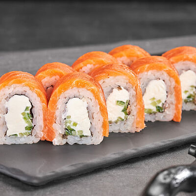 Ролл Филадельфия сяке в Суши Мастер по цене 649 ₽