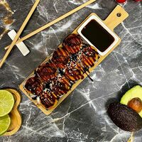 Запеченный ролл с мидиямив Три Шефа