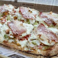 Цезарь в Pizza Rome