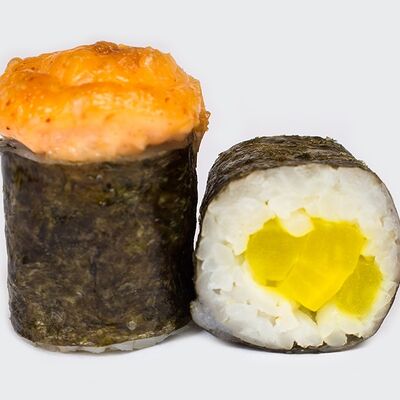 Запеченный Дайкон Маки в Суши кинг по цене 150 ₽