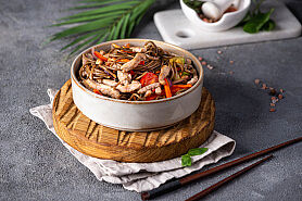 Соба со свининой в SushiKent по цене 690 ₽