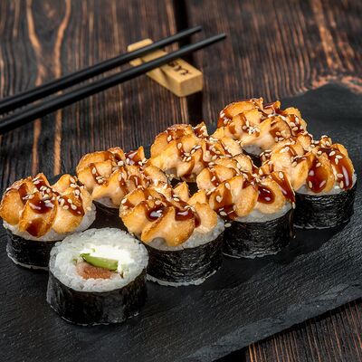 Запеченный лосось в Суши Гурмэ по цене 265 ₽