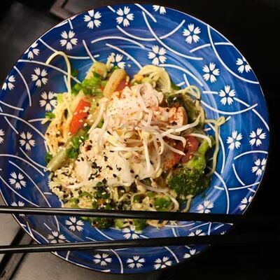 Лапша в бульоне с цыпленком су-вид в More More по цене 900 ₽