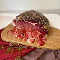 Прошутто крудо традиционе в Прошуттерия