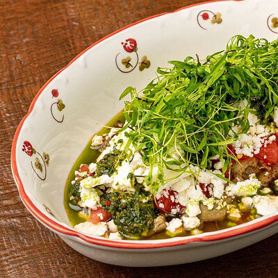 Печеный баклажан с брынзойв Гусь в яблоках по цене 730 ₽