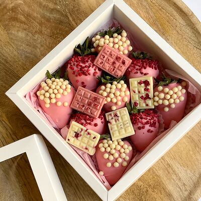 Клубничный набор Флоренция маленький в Клубника по цене 2990 ₽