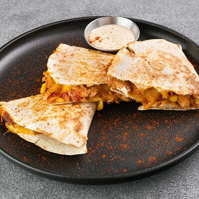 Кесадилья в Holy Hotdoggers по цене 790 ₽