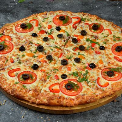 Пицца Мясная от шефа в Шашлычный дворик по цене 1338 ₽