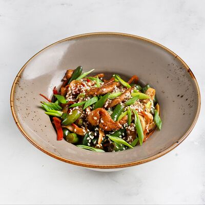 Вок с курицей в Cafecafe по цене 440 ₽