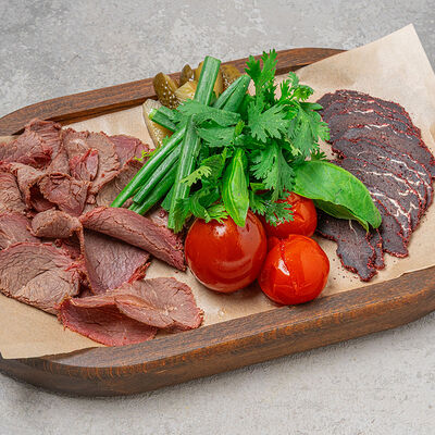 Мясная закуска с соленьями в Курагадиван по цене 935