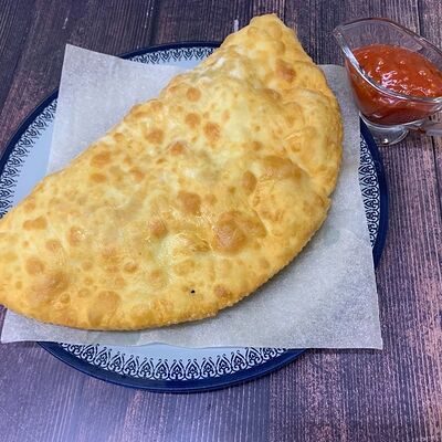 Чебурек с сыром в Вятский чебурек по цене 220 ₽