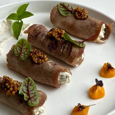 Рулеты из языка с хреном в Crystal по цене 950 ₽