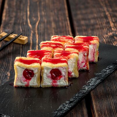 Ролл с вишней в Суши Гурмэ по цене 320 ₽