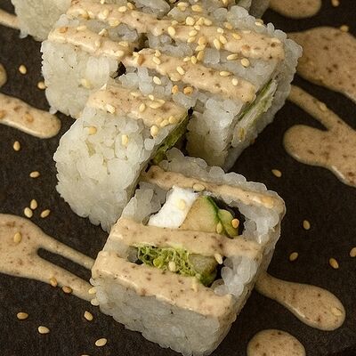 Ролл с грушей в True Cost по цене 341 ₽