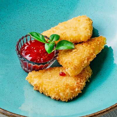 Жаренный сыр Моцарелла с вишневым соусом в Сен Тропе по цене 300 ₽