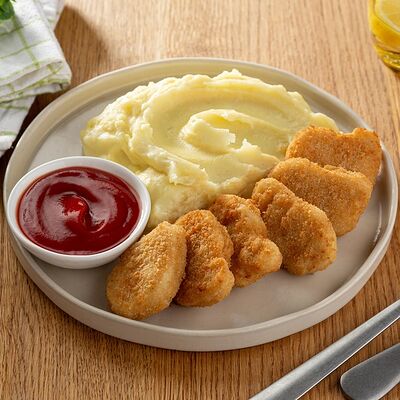 Наггетсы куриные с кетчупом в Пока горячее по цене 460 ₽