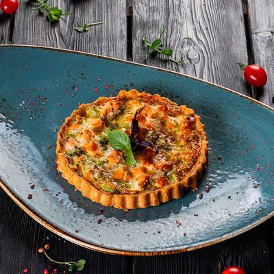 Киш Лорен с форелью и брокколи в La Strada по цене 1145 ₽