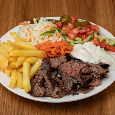 Шаверма на тарелке с говядиной в Шаверма шамс по цене 699 ₽