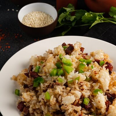 Жареный рис с говядиной в Момо по цене 390