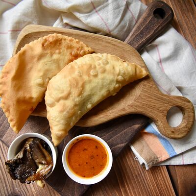 Чебуреки с грибами и картошкой в Сметана на Б. Садовой по цене 299 ₽