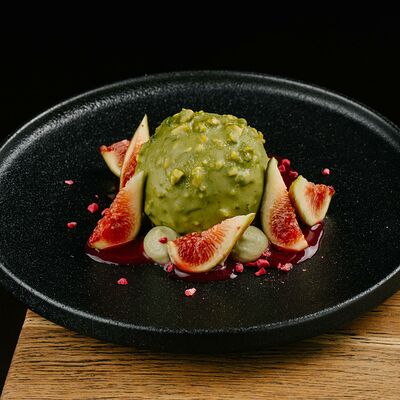 Чизкейк малина-фисташка в Джимми Чу по цене 720 ₽