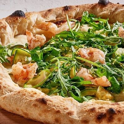 Пицца с фаршированным бортом с креветкой и цукини в Pizzarella36 по цене 1290 ₽