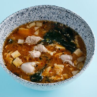 Суп Кимчи с куриной грудкой и вешенками в MO by Matisov по цене 499 ₽