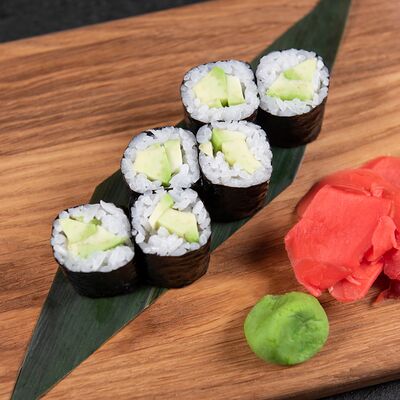 Маки с авокадо в Soju по цене 325 ₽