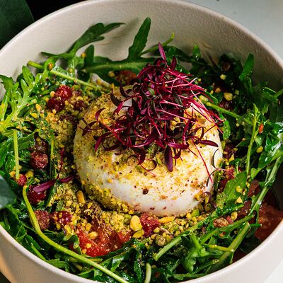 Фермерская буррата со сладкими томатамив Ресторан Строгов по цене 890 ₽