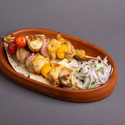 Шашлык из курицы с овощами в Белый барашка по цене 495 ₽