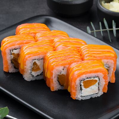 Ролл Филадельфия с мандарином в Рыба закусывала по цене 799 ₽