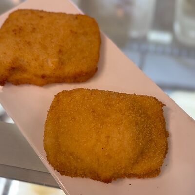 Курица с ветчиной и сыромв Kontrast Bijou по цене 210 ₽