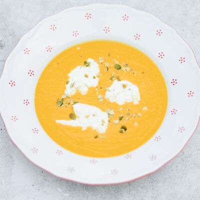 Крем-суп из тыквы на кокосовом молоке со страчателлой в Август бистро по цене 560 ₽