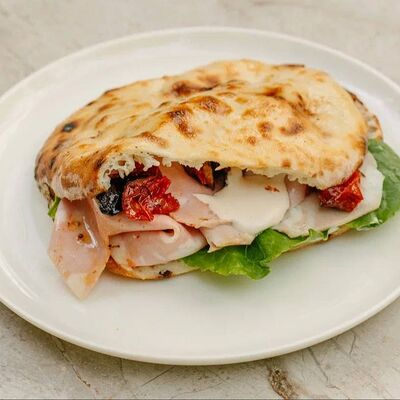 Сэндвич с мортаделлой в Сэт по цене 540 ₽