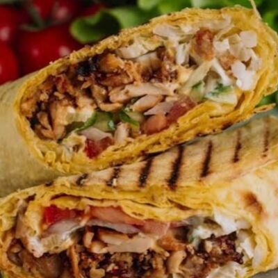 Шаурма сырно-чесночная в С пылу с жару по цене 300 ₽