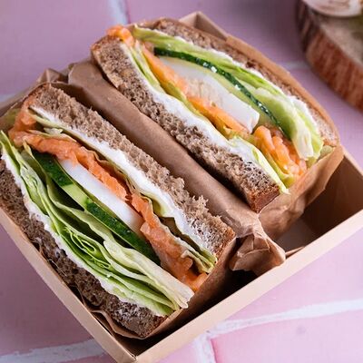 Сэндвич с лососем в Хореография Вкуса по цене 420 ₽