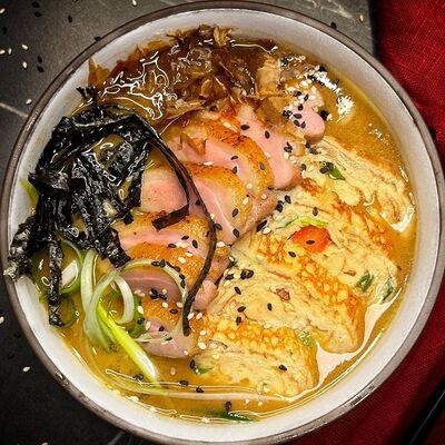 Рамен с утиной грудкой в Kirova street по цене 490 ₽