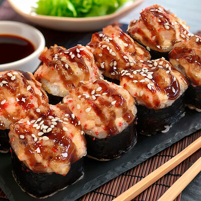 Запечённые роллы Креветка в Yorokobi по цене 400 ₽