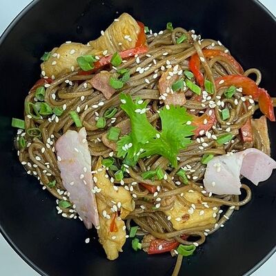 Соба с цыпленком и беконом в Данмен по цене 540 ₽