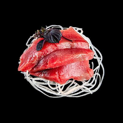 Сашими Магуро в Kuma to Sakana по цене 750 ₽