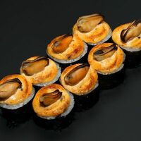 Запеченный ролл с мидиями острый в Total Sushi